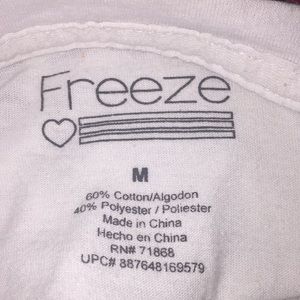 Med white Brooklyn tee